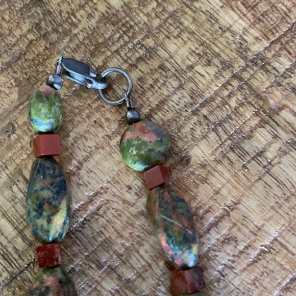 Necklace, bracelet and earring set. - Picture 6 of 7